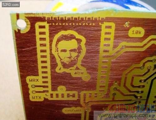 �ڵ�·���Ϸ��ֿ�Ф��Ҳ�� 