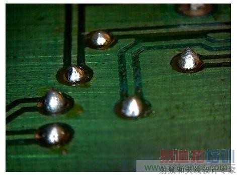 用5mil导线制作的焊线型过孔