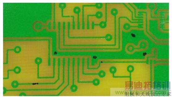 蚀刻板。注意记号笔墨水仍然非常完整