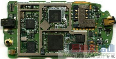 在射频、核心处理器、高速存储器等高频元件区块,可使用金属屏蔽方式改善产品EMI影响问题