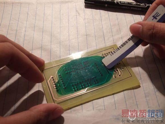 DIY图文教程:绿油阻焊热转印制作PCB