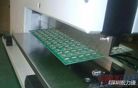 ������V-Cut�����ƻ����ӽṹ��Ԫ�ף���ΪV-Cut������ԭ��һ���ŵİ�����г�������������V-Cut�ĵط������׷������Ρ�