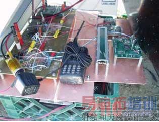 图 8:通过汽车点烟器在 12Vdc 时对 Ham无线电收发报机充电