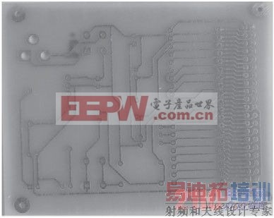  ������ɵĵ�Ƭ����Сϵͳ��·��