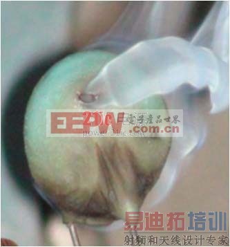 图3:MOV14D471 在600V*1A 电流试验后图片