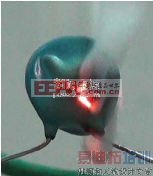 图5:MOV14D471 在600V*5A 电流试验后图片