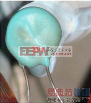 图1:MOV14D471 在600V*320mA 电流试验后图