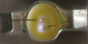 ͼ2��LED����PN���𻵡�